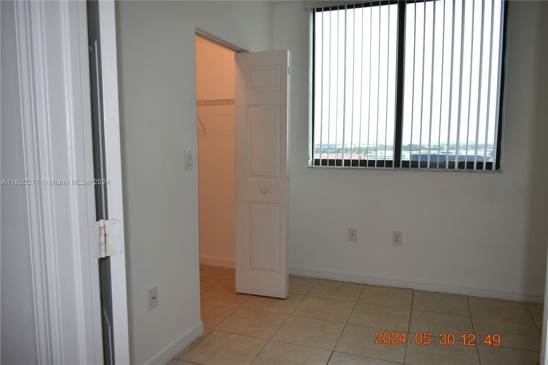 2nd bedroom