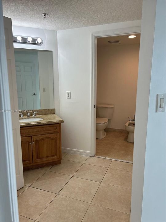 Active With Contract: $3,100 (3 beds, 2 baths, 1270 Square Feet)