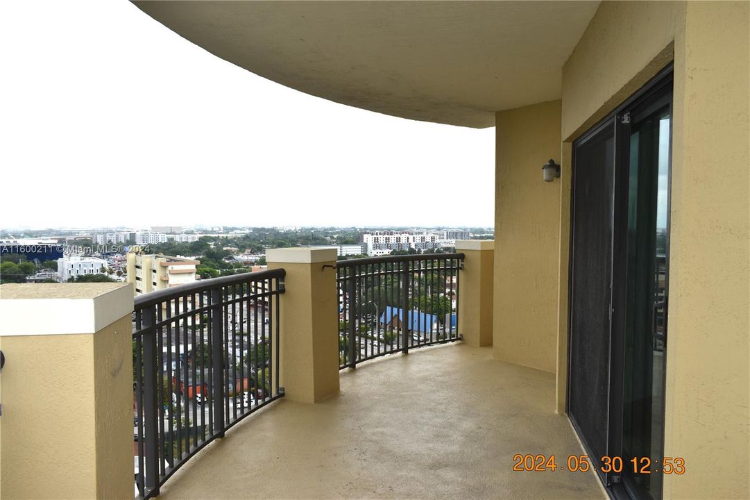 Active With Contract: $3,100 (3 beds, 2 baths, 1270 Square Feet)