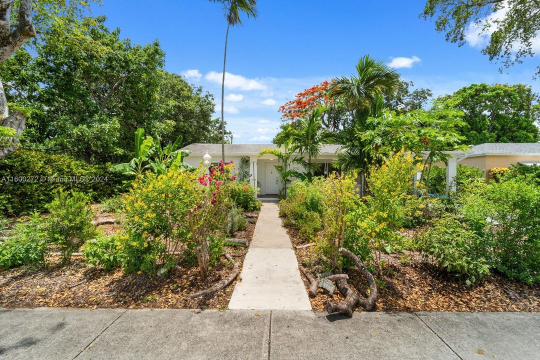 Recently Sold: $684,000 (3 beds, 2 baths, 1864 Square Feet)