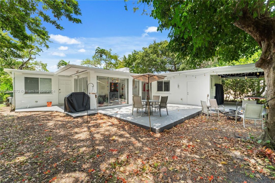 Recently Sold: $684,000 (3 beds, 2 baths, 1864 Square Feet)