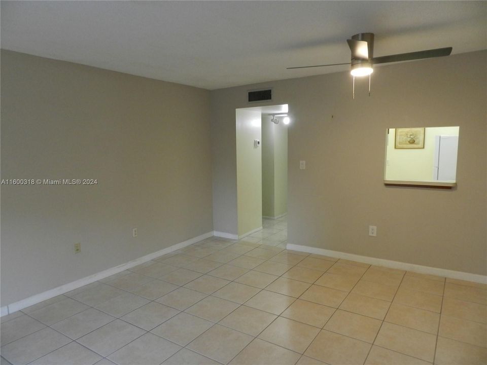 For Rent: $1,700 (1 beds, 1 baths, 695 Square Feet)