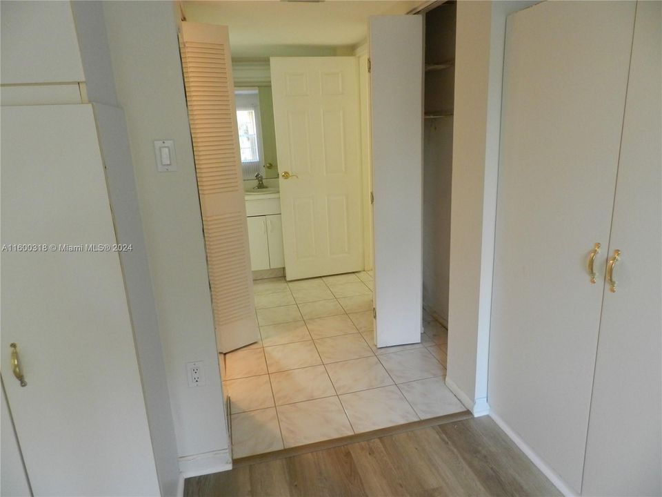 For Rent: $1,700 (1 beds, 1 baths, 695 Square Feet)