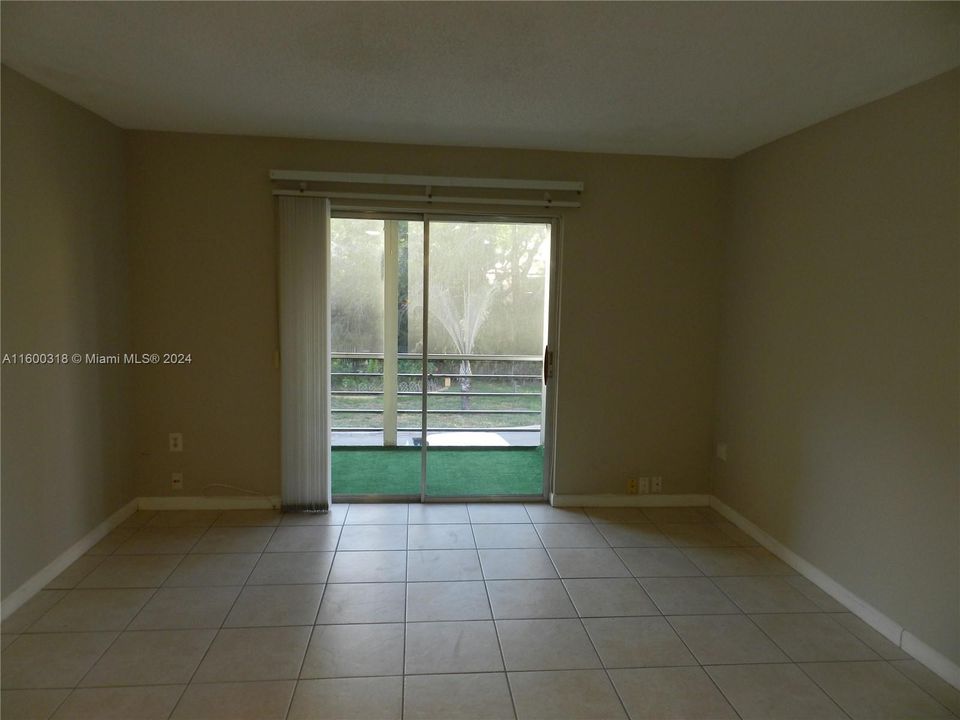 For Rent: $1,700 (1 beds, 1 baths, 695 Square Feet)