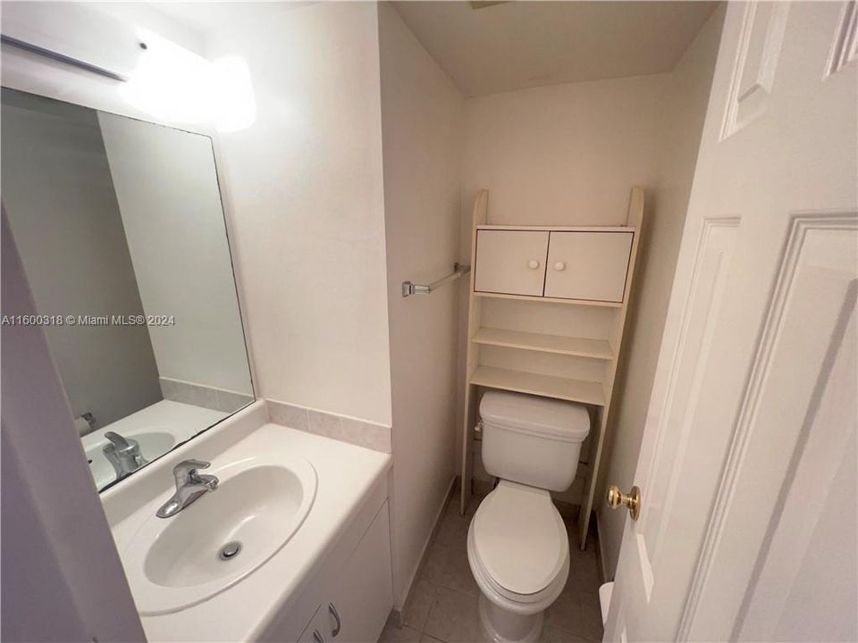 For Rent: $1,700 (1 beds, 1 baths, 695 Square Feet)