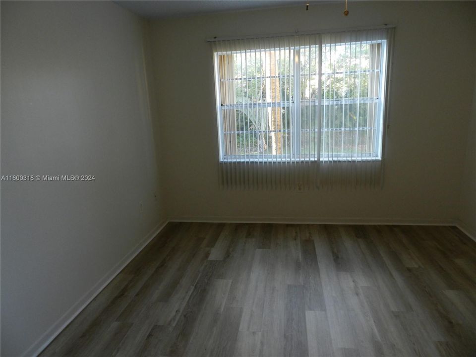 For Rent: $1,700 (1 beds, 1 baths, 695 Square Feet)