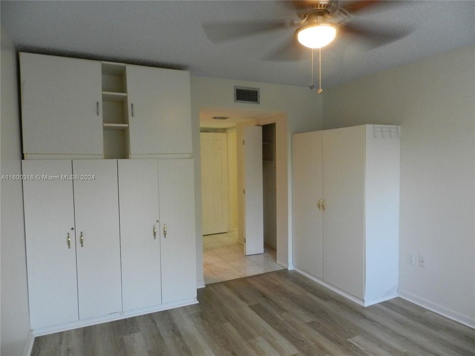 For Rent: $1,700 (1 beds, 1 baths, 695 Square Feet)