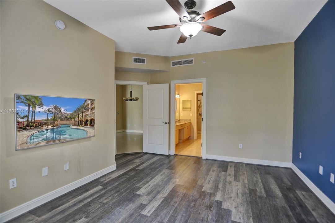 For Rent: $4,098 (3 beds, 2 baths, 1752 Square Feet)