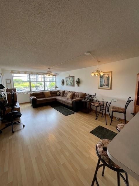 Recently Sold: $150,000 (1 beds, 1 baths, 740 Square Feet)