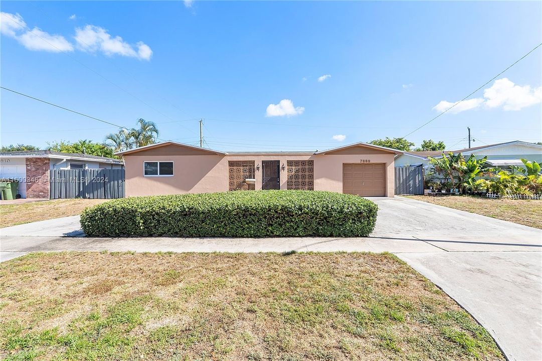 Recently Sold: $575,000 (3 beds, 2 baths, 1652 Square Feet)