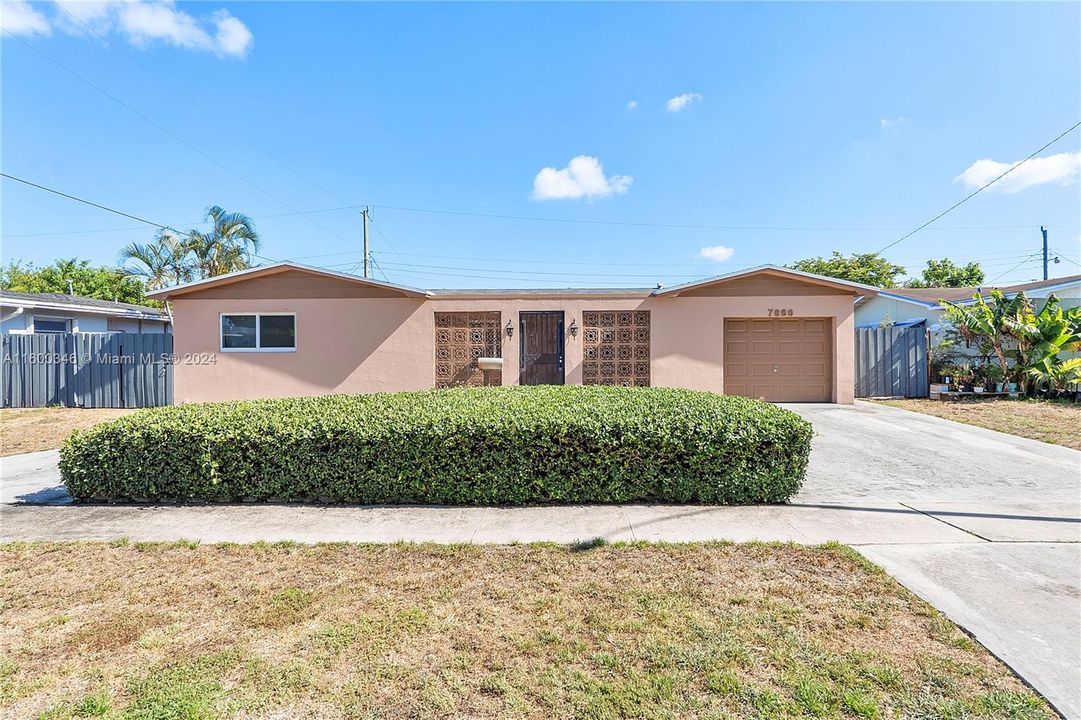 Recently Sold: $575,000 (3 beds, 2 baths, 1652 Square Feet)