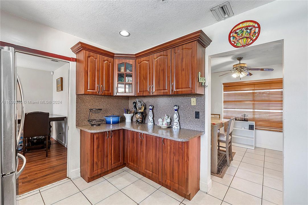 Recently Sold: $575,000 (3 beds, 2 baths, 1652 Square Feet)