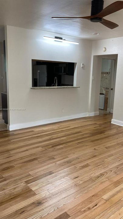 Recently Rented: $2,550 (2 beds, 1 baths, 875 Square Feet)