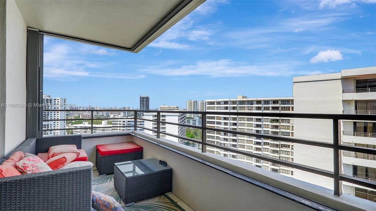For Sale: $539,000 (2 beds, 2 baths, 1580 Square Feet)