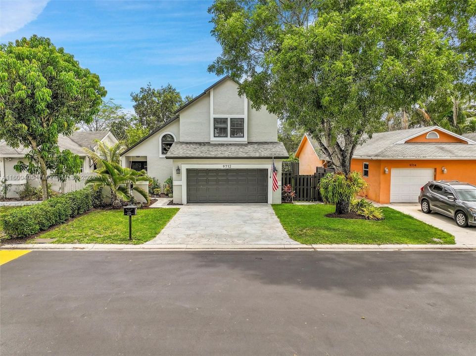 Active With Contract: $650,000 (3 beds, 2 baths, 1722 Square Feet)