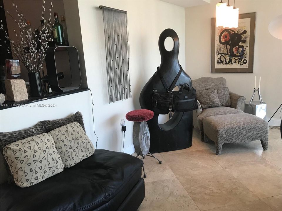 For Rent: $4,500 (2 beds, 2 baths, 1161 Square Feet)