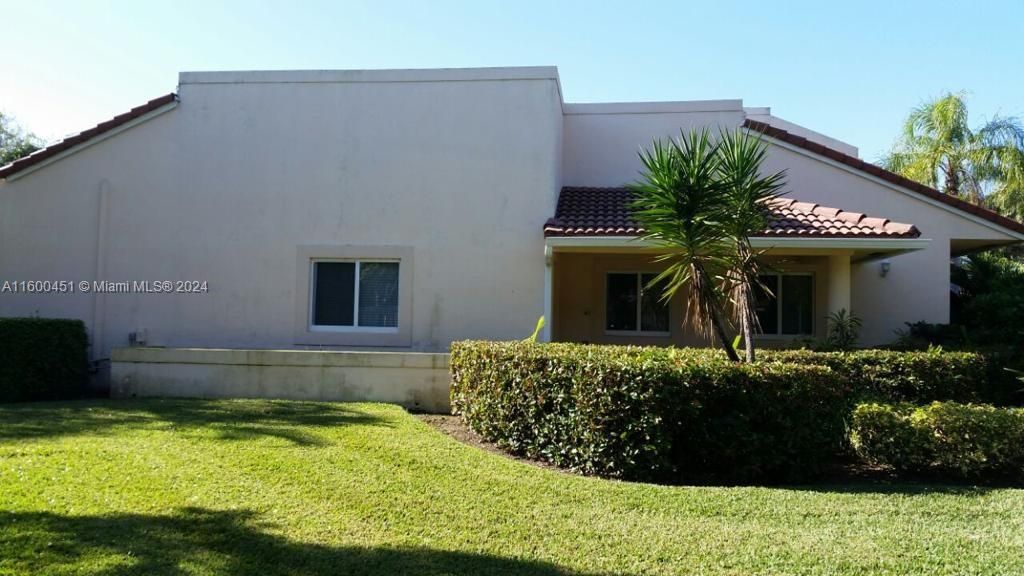 Active With Contract: $4,100 (3 beds, 2 baths, 1524 Square Feet)