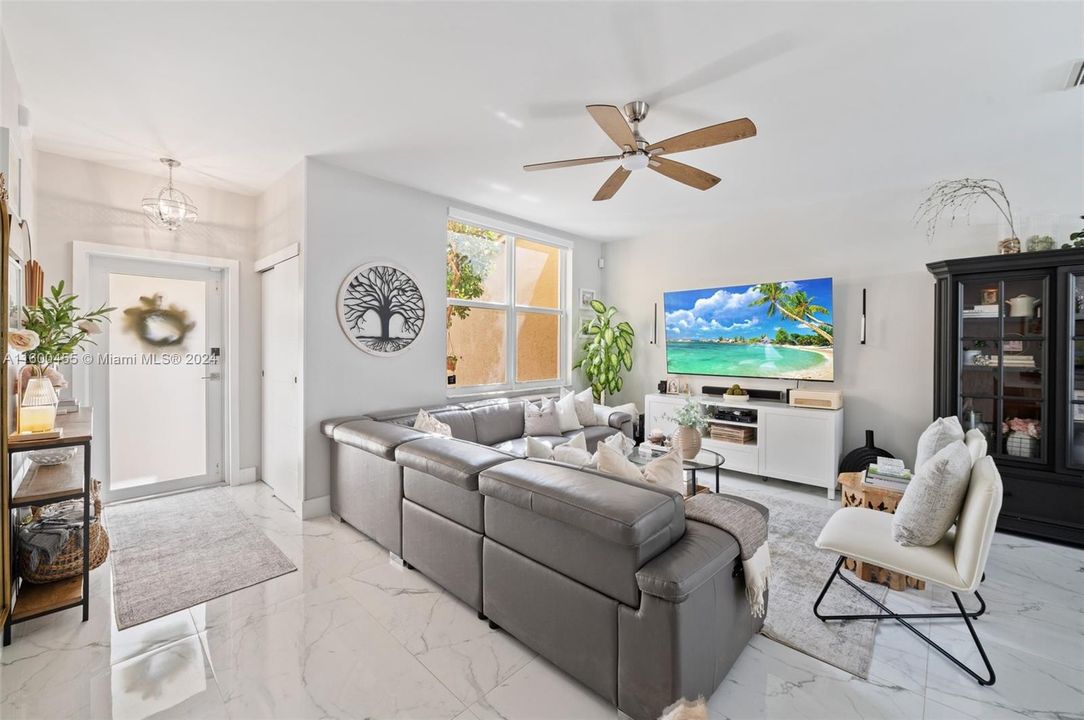 Active With Contract: $528,800 (3 beds, 2 baths, 1515 Square Feet)