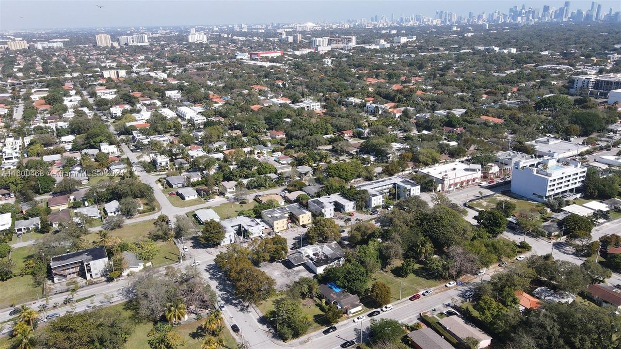 En Venta: $2,000,000 (5 camas, 2 baños, 1971 Pies cuadrados)