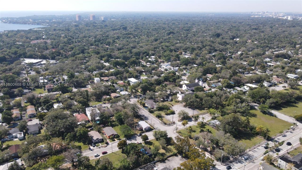 En Venta: $2,000,000 (5 camas, 2 baños, 1971 Pies cuadrados)