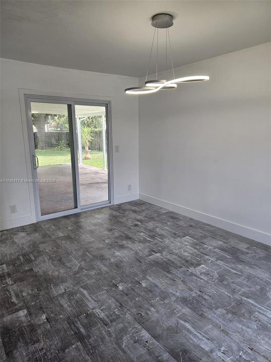 Active With Contract: $4,100 (3 beds, 2 baths, 1458 Square Feet)