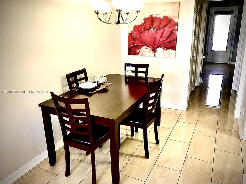 For Sale: $107,000 (1 beds, 1 baths, 625 Square Feet)