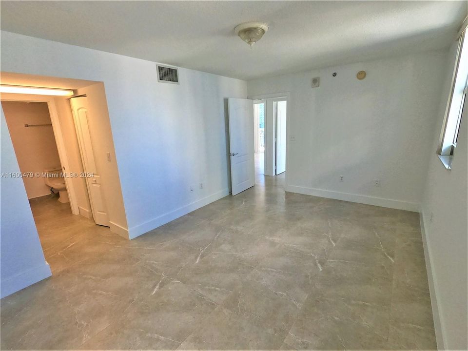 For Rent: $4,700 (3 beds, 2 baths, 1232 Square Feet)