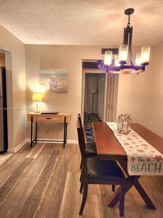 Recently Rented: $1,500 (1 beds, 1 baths, 702 Square Feet)