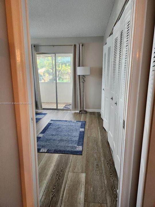 Recently Rented: $1,500 (1 beds, 1 baths, 702 Square Feet)