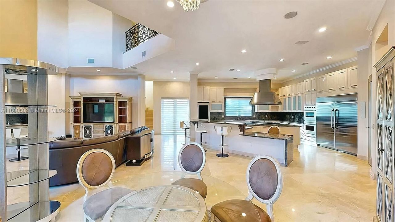 For Sale: $6,890,000 (7 beds, 8 baths, 9912 Square Feet)