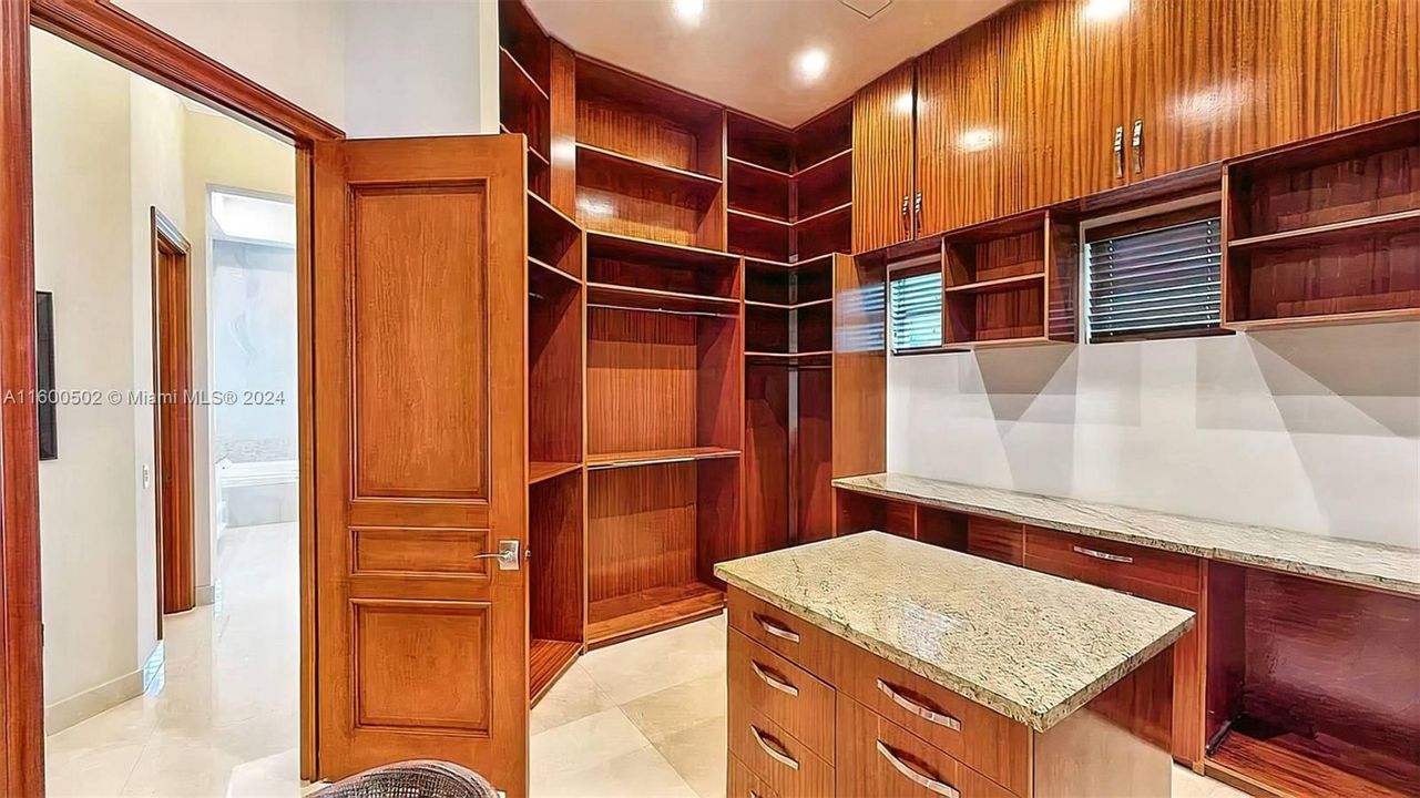 En Venta: $6,890,000 (7 camas, 8 baños, 9912 Pies cuadrados)