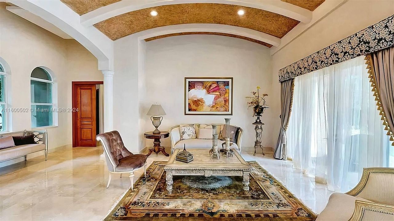 For Sale: $6,890,000 (7 beds, 8 baths, 9912 Square Feet)