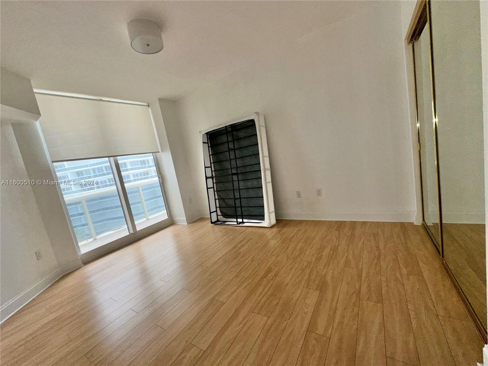 En Venta: $1,999,999 (3 camas, 3 baños, 1750 Pies cuadrados)