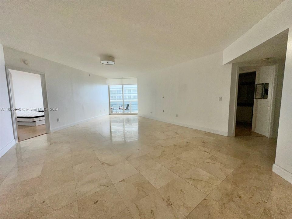 En Venta: $1,999,999 (3 camas, 3 baños, 1750 Pies cuadrados)