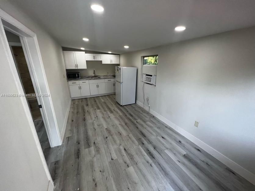 Recently Rented: $1,500 (1 beds, 1 baths, 1716 Square Feet)