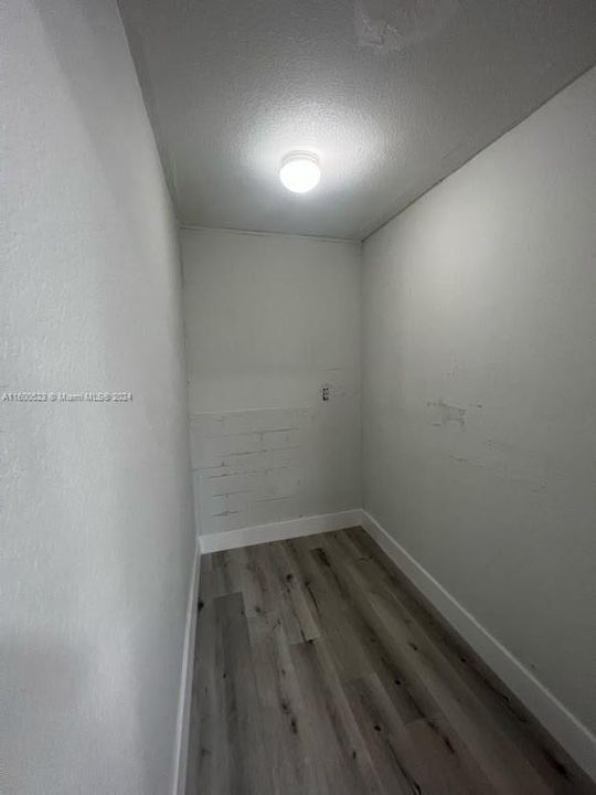 Recently Rented: $1,500 (1 beds, 1 baths, 1716 Square Feet)