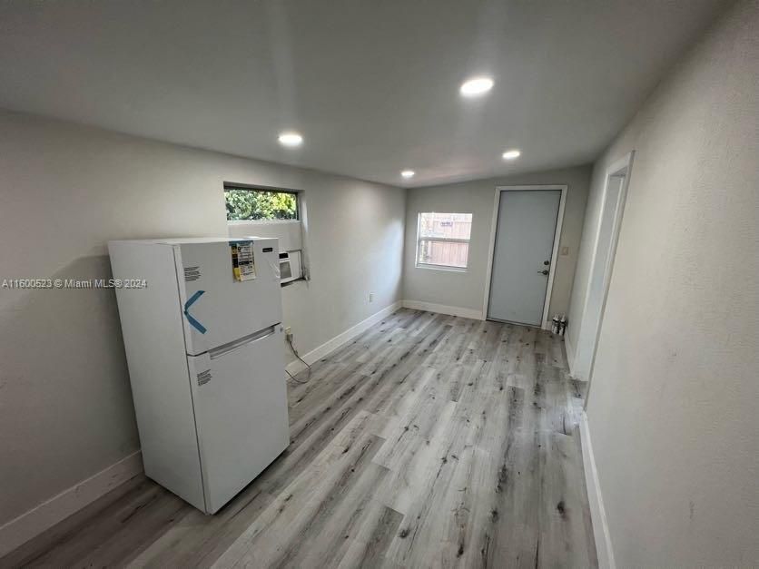 Recently Rented: $1,500 (1 beds, 1 baths, 1716 Square Feet)