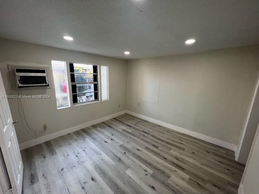 Recently Rented: $1,500 (1 beds, 1 baths, 1716 Square Feet)