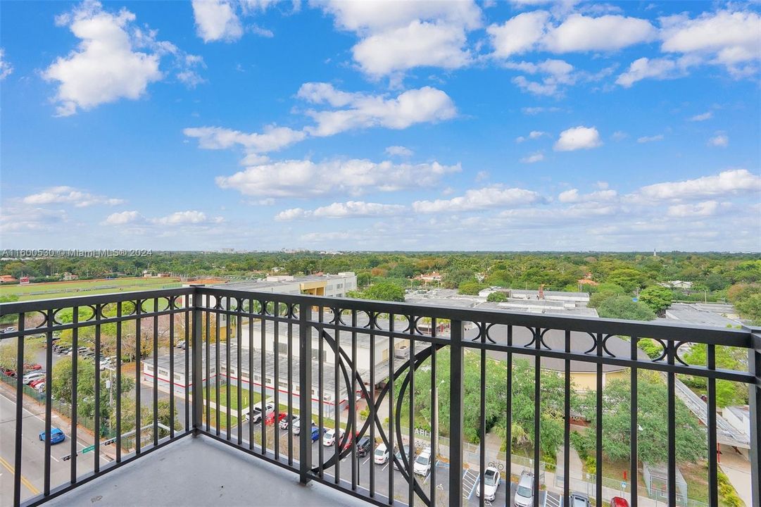 SPACIOUS BALCONY