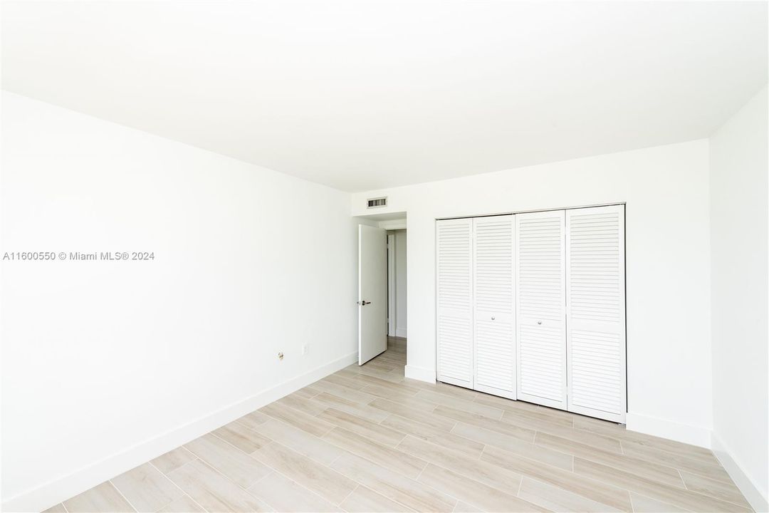 For Sale: $1,300,000 (2 beds, 2 baths, 1260 Square Feet)