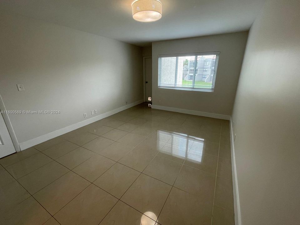 For Rent: $2,500 (2 beds, 2 baths, 1106 Square Feet)