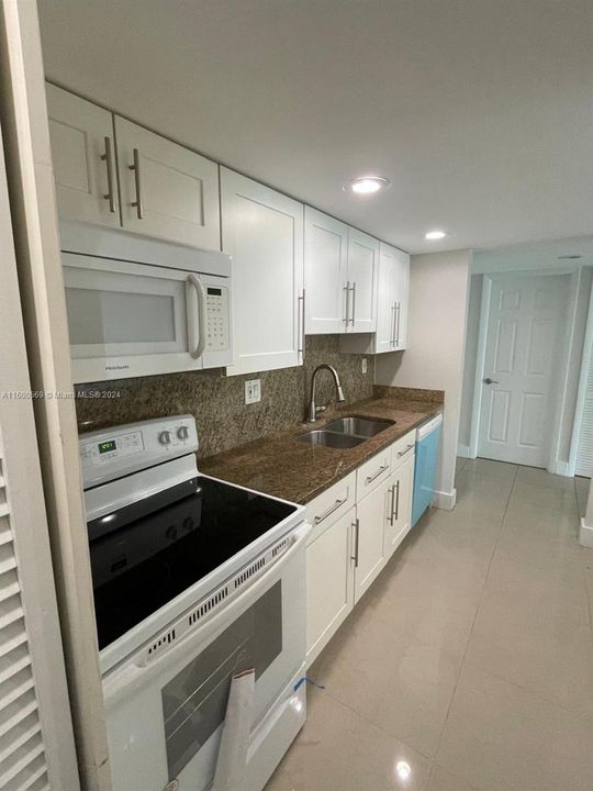 For Rent: $2,500 (2 beds, 2 baths, 1106 Square Feet)