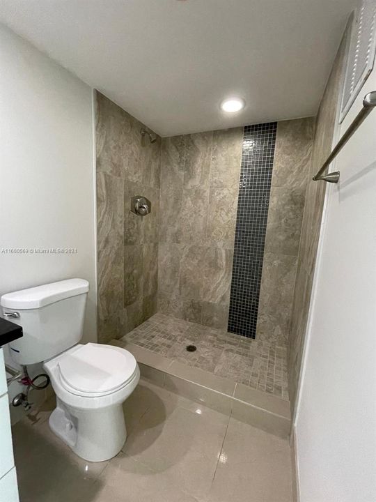 For Rent: $2,500 (2 beds, 2 baths, 1106 Square Feet)