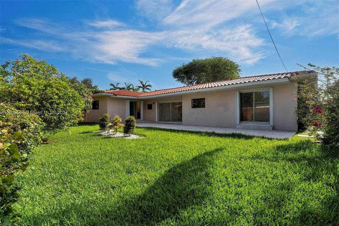 Active With Contract: $4,700 (4 beds, 2 baths, 2300 Square Feet)