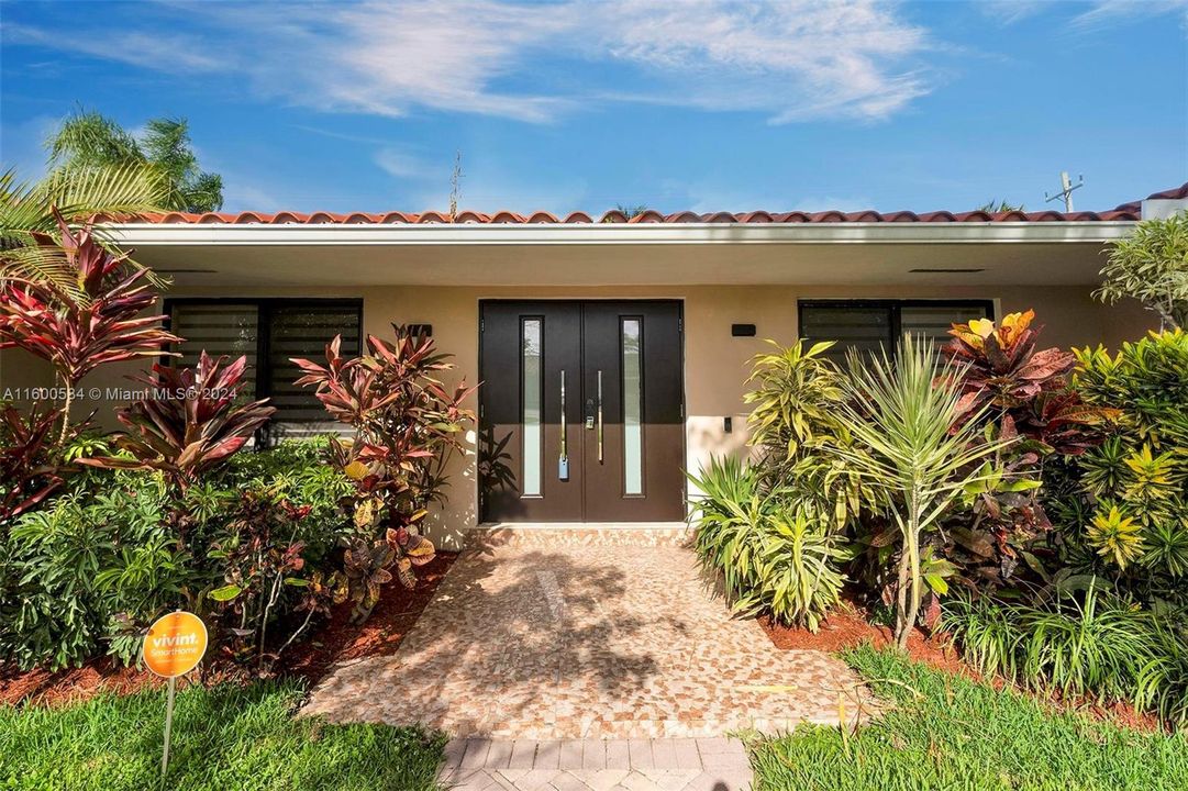 Active With Contract: $4,700 (4 beds, 2 baths, 2300 Square Feet)