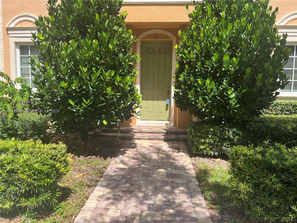 For Rent: $4,100 (3 beds, 2 baths, 2310 Square Feet)