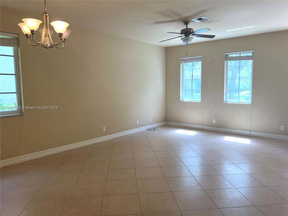 For Rent: $4,100 (3 beds, 2 baths, 2310 Square Feet)