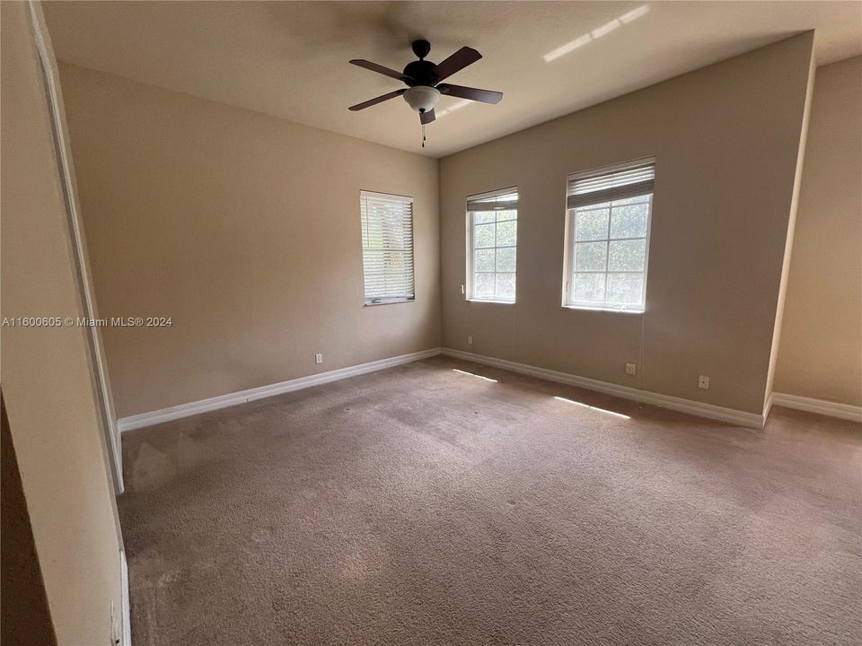 Recently Rented: $3,300 (3 beds, 2 baths, 2310 Square Feet)