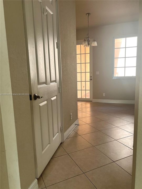 For Rent: $4,100 (3 beds, 2 baths, 2310 Square Feet)