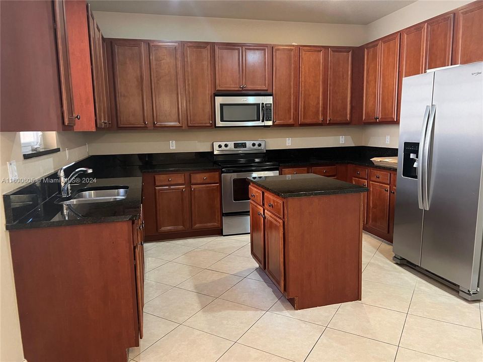 For Rent: $4,100 (3 beds, 2 baths, 2310 Square Feet)